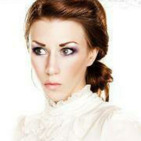 Meet your Posher, Melissa - Picture 1 of 1